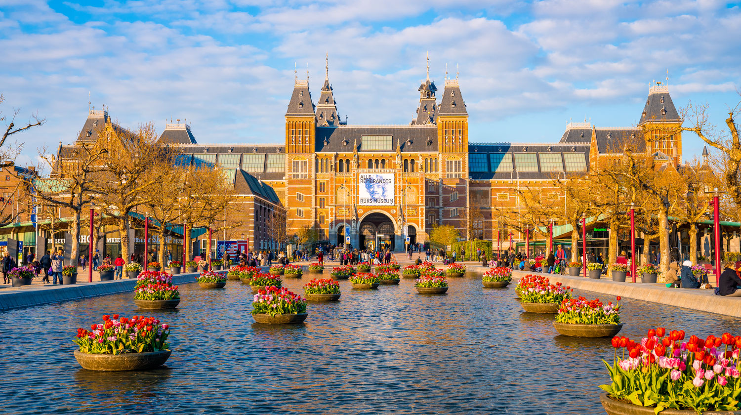 <b>Flight: Paris to Amsterdam</b>