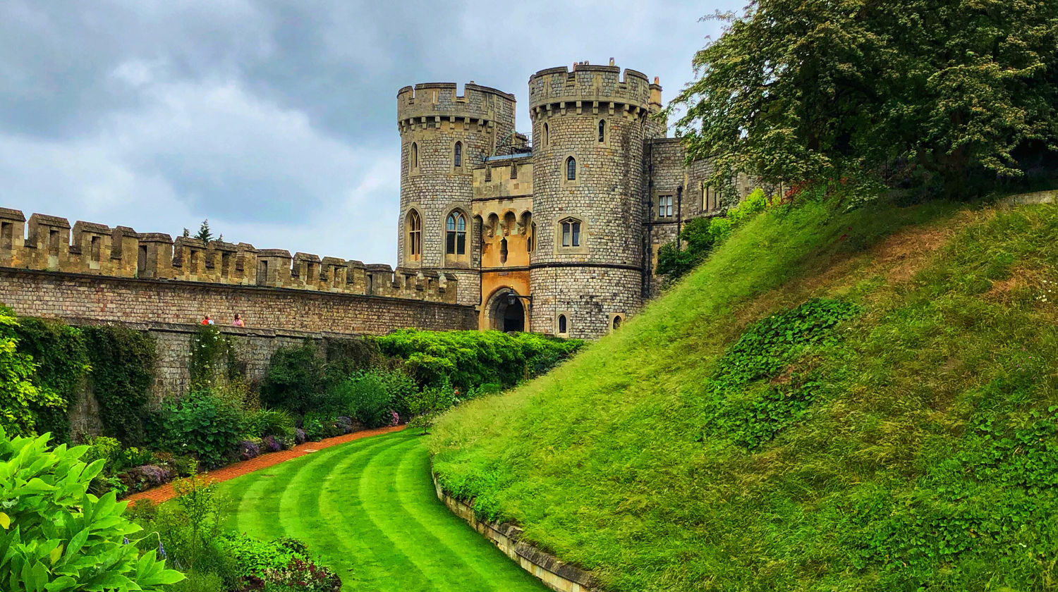 Windsor Castle, Stonehenge & Bath Day Tour (Included) 