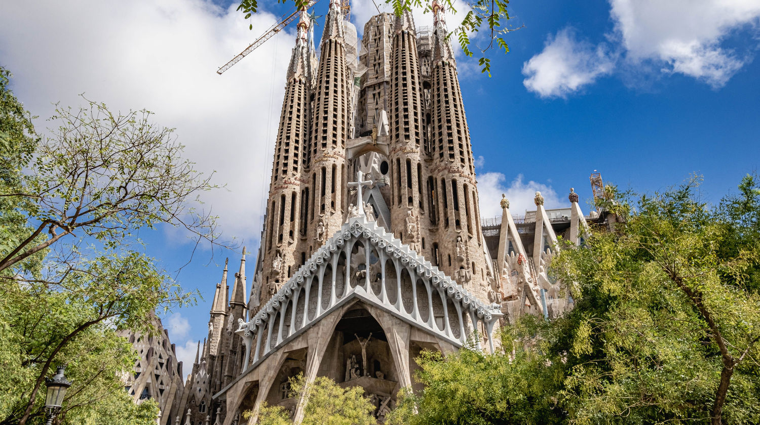 Saturday: <b>Gaudí's Heritage Tour (Included)</b>