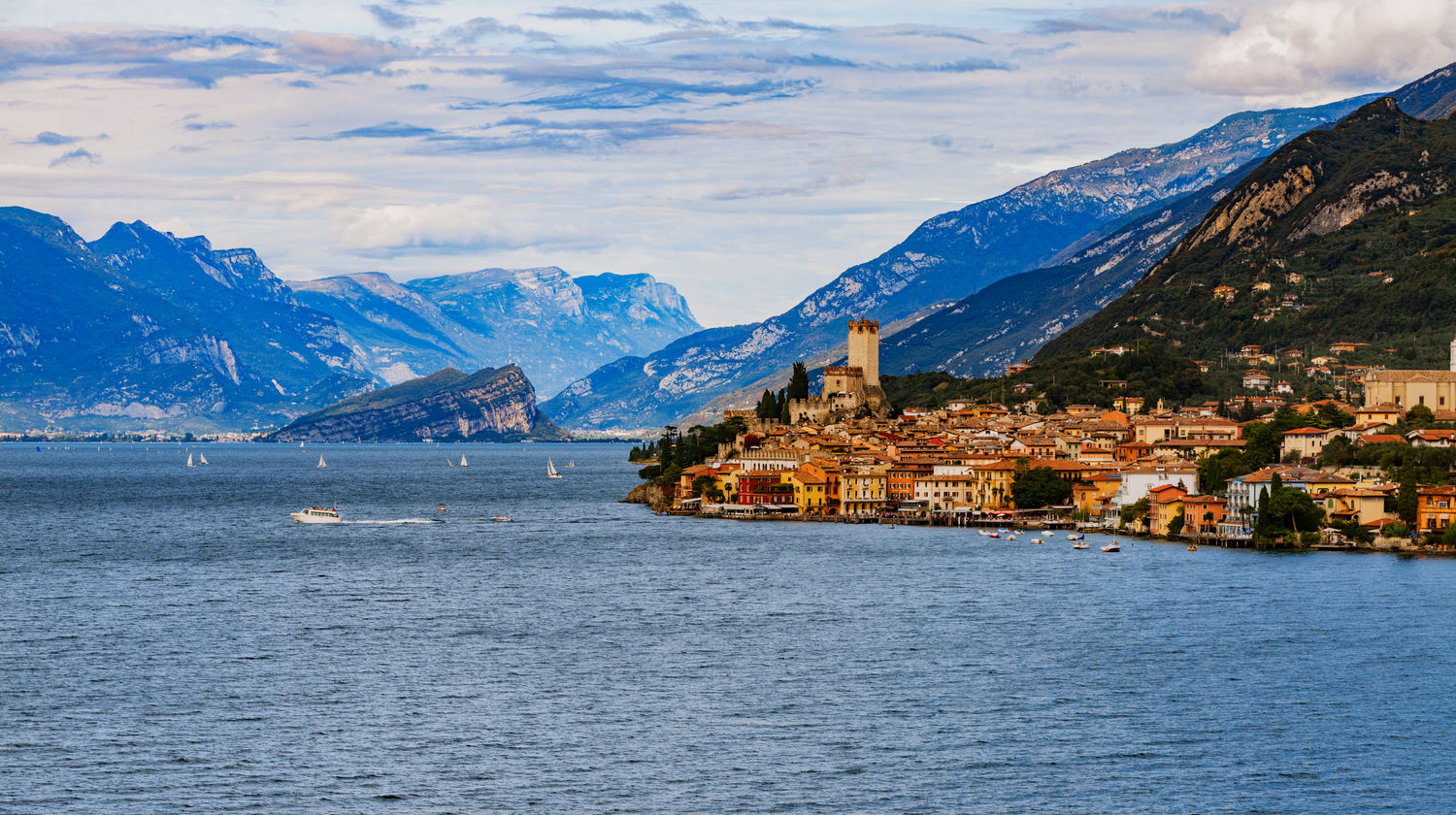 <b>Verona Day Tour with a Lake Garda Cruise to Sirmione (Included)</b>