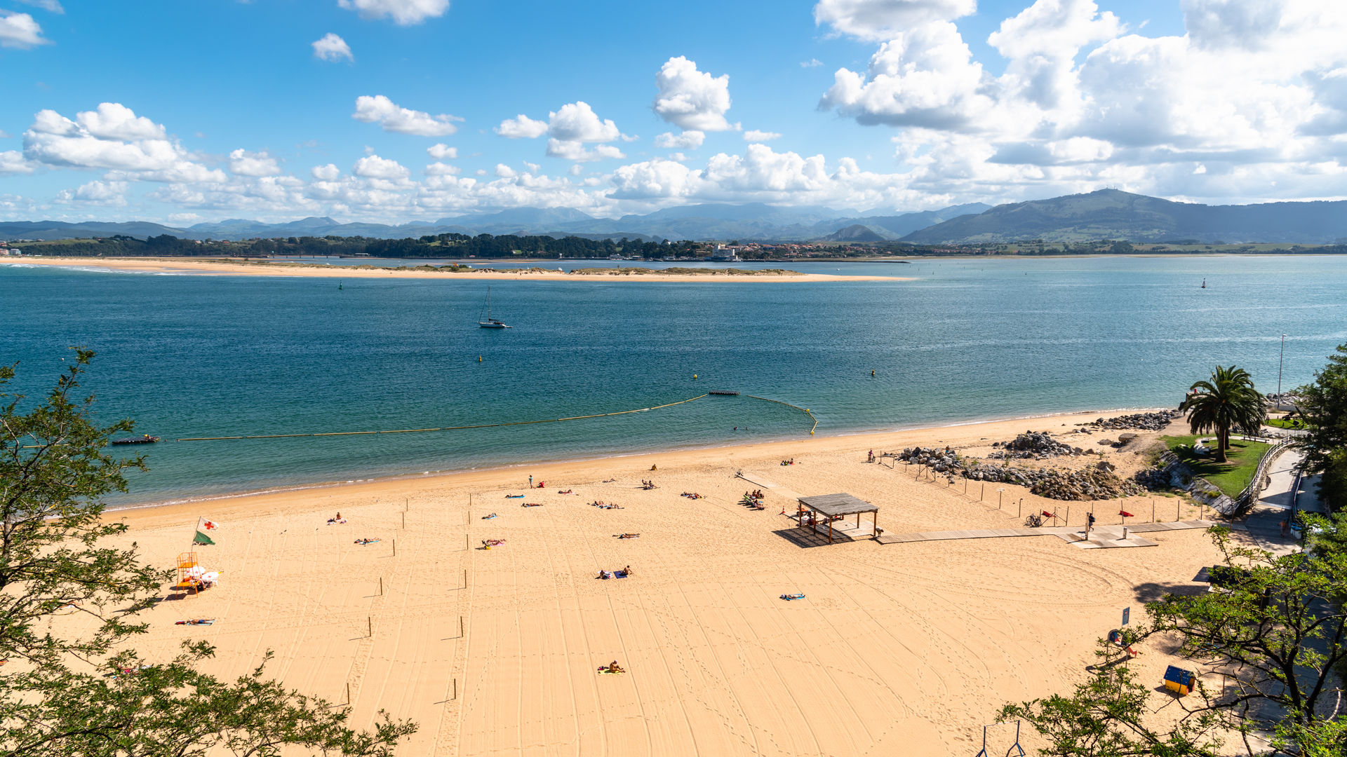 Los Peligros Beach, Santander