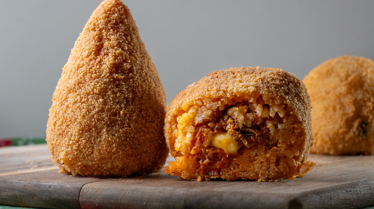 <b>Street Food & Market Tour (Included)</b>