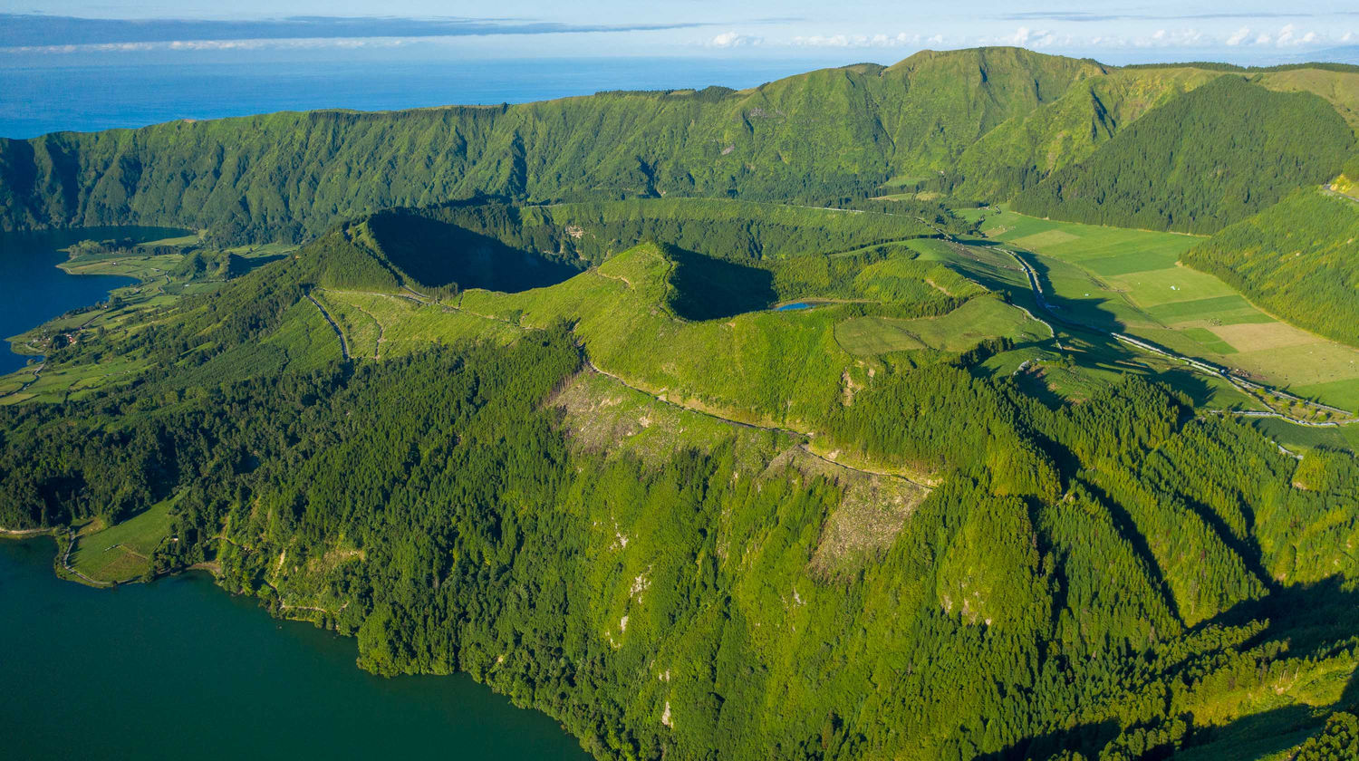 Monday: <b>Sete Cidades Hike (Included)</b>