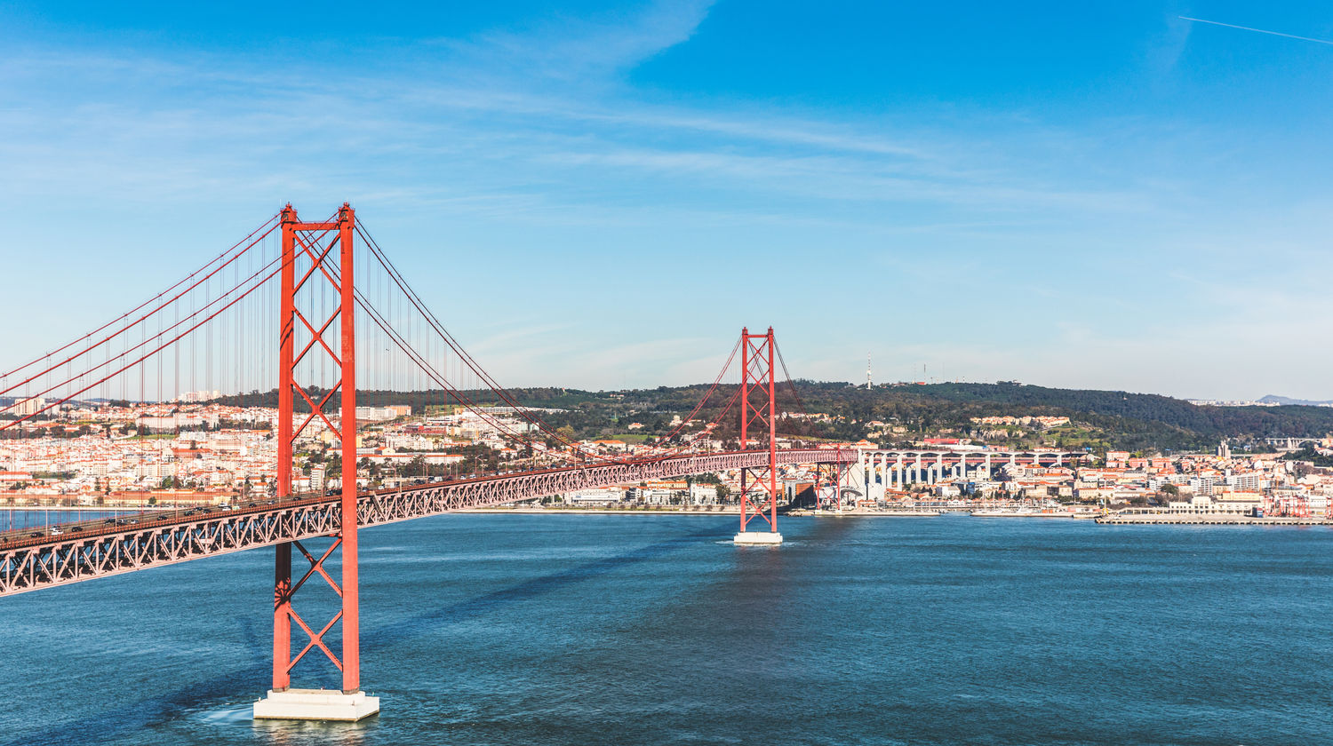 <b>Drive to Lisbon (approx. 2.15 hours)</b>