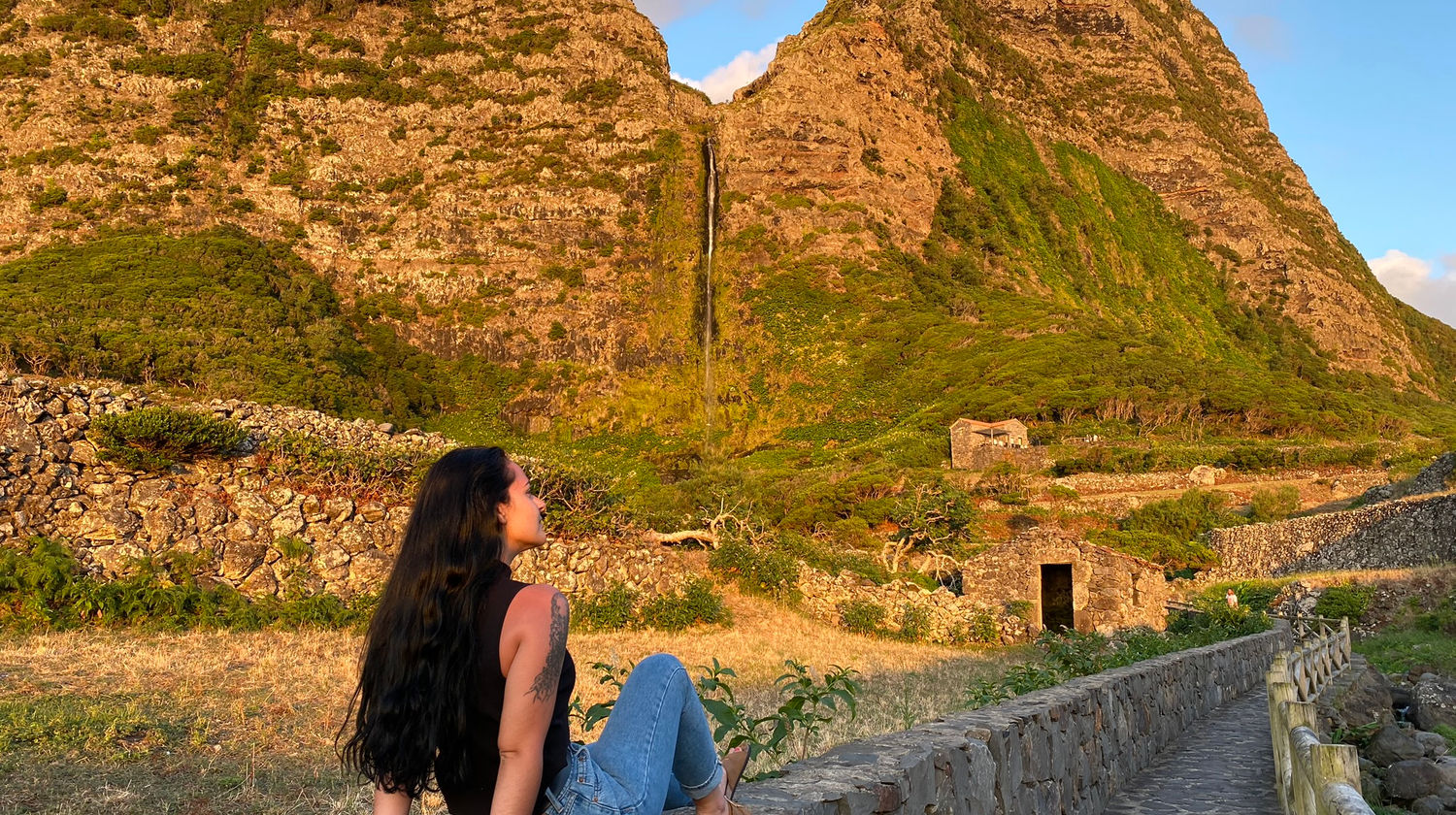 <strong>Full Day Van Tour Around Flores Island (Included)</strong>