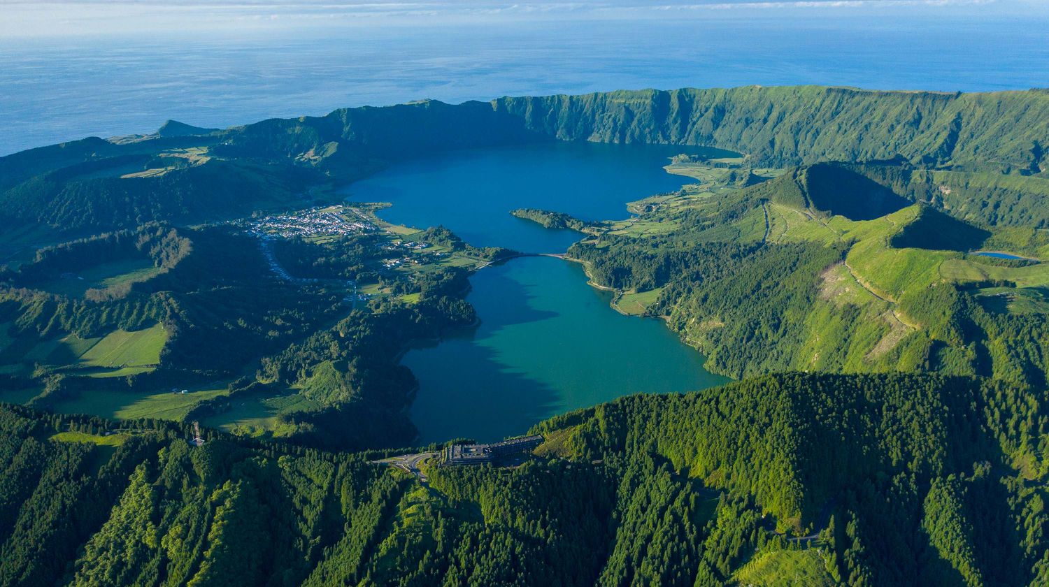 Tuesday: <b>Sete Cidades & Lagoa do Fogo (Included)</b>