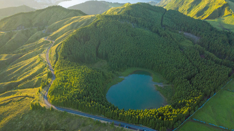Overhead view of Lagoa do Canário, a hidden gem in São Miguel’s interior.