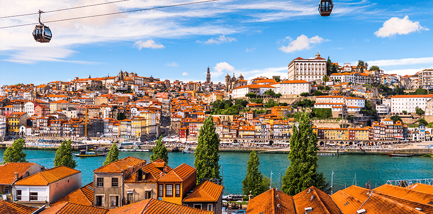 Portugal, Oporto - Oporto City seen from Gaia