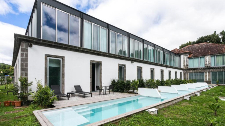 Terrace Pool Rooms