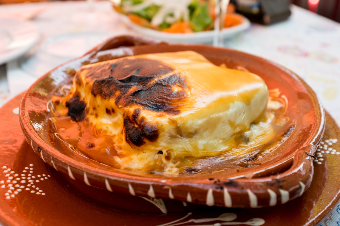 francesinha-porto-lisboa-portugal-famosa