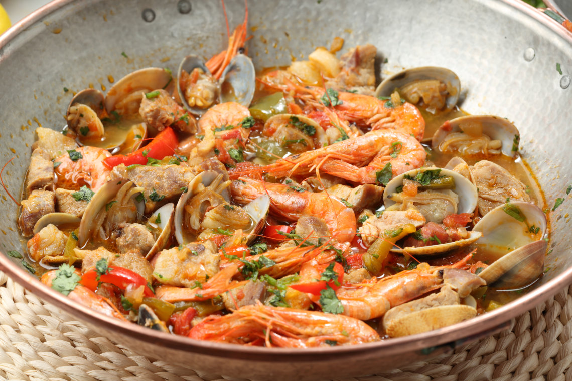 cataplana-de-marisco-prato-típico-de-português