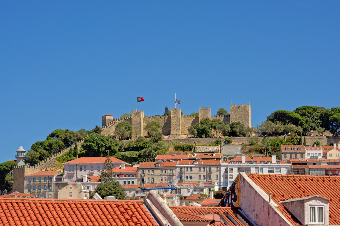colina-de-são-jorge-castelo-miradouro-baixa-lisboeta-cidade-de-lisboa-portugal