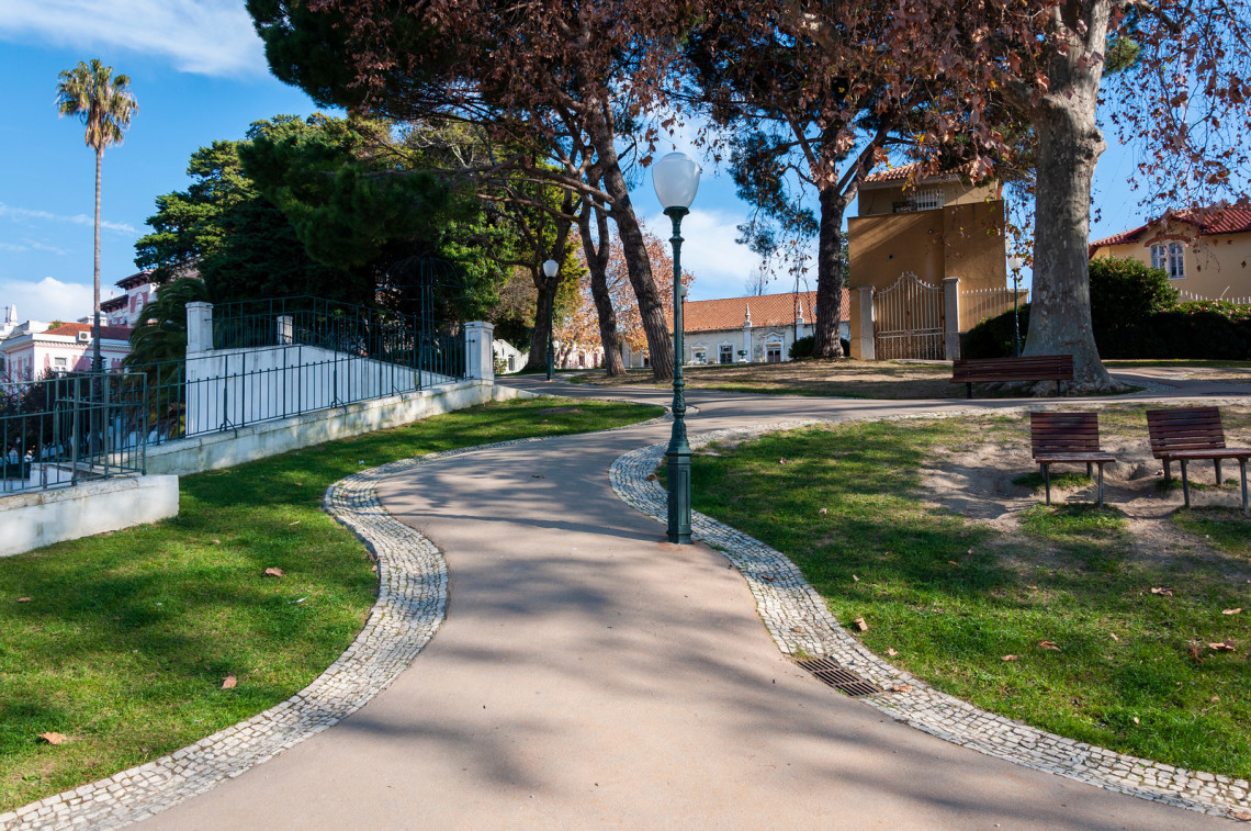 Jardim do Torel em Lisboa, Portugal jardim-do-torel-lisboa-portugal-colina-miradouro-vista-paisagem