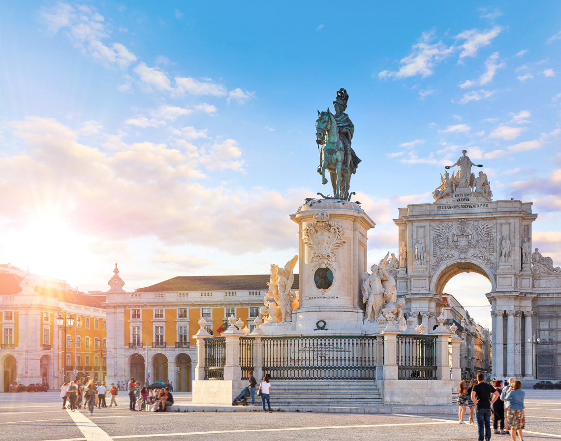 praça-do-comércio-lisboa-portugal-rossio