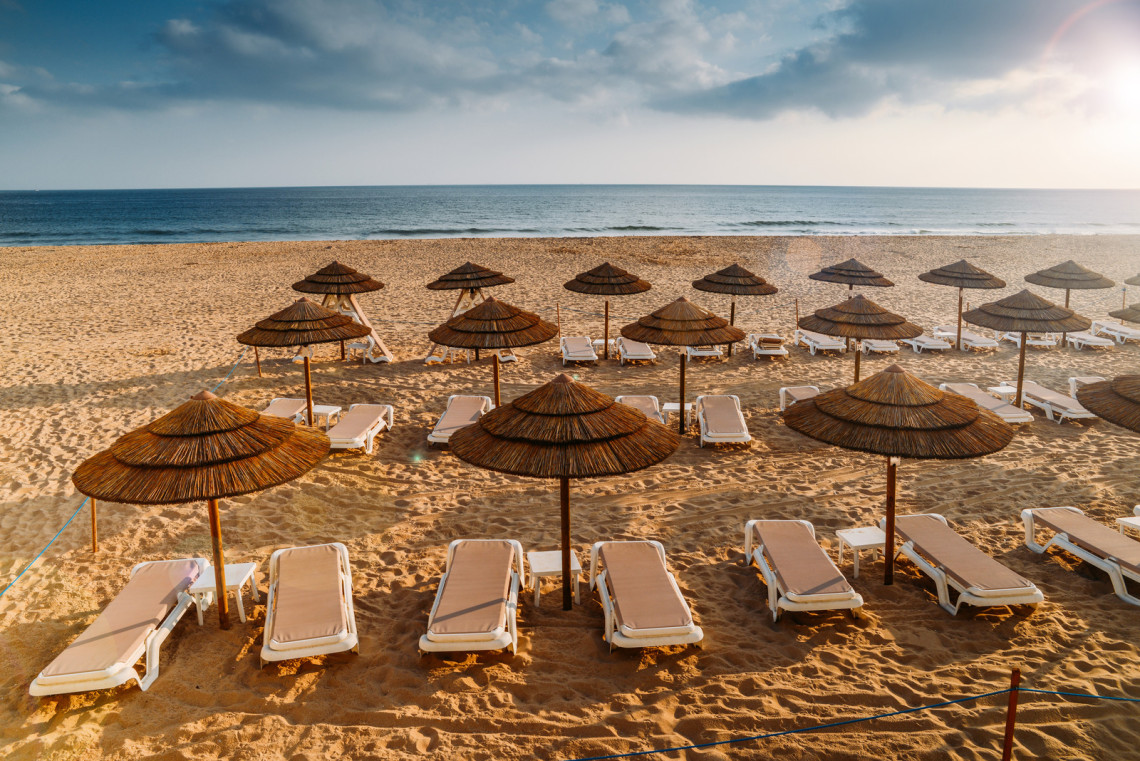 Praia de Carcavelos em Lisboa, Portugal praia-de-carcavelos-turismo-balnear-praias-de-lisboa-portugal