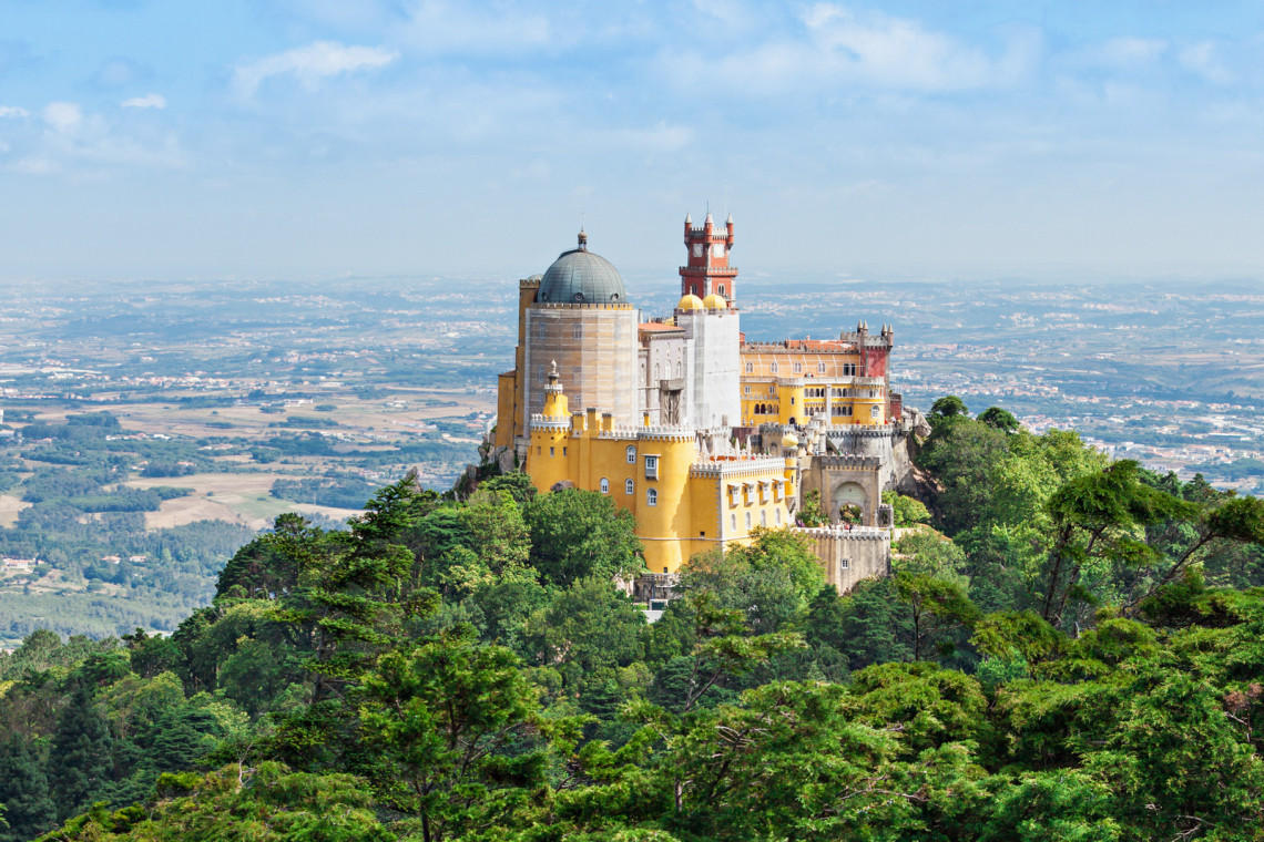 palácio-nacional-da-pena-sintra-lisboa-portugal-monumento
