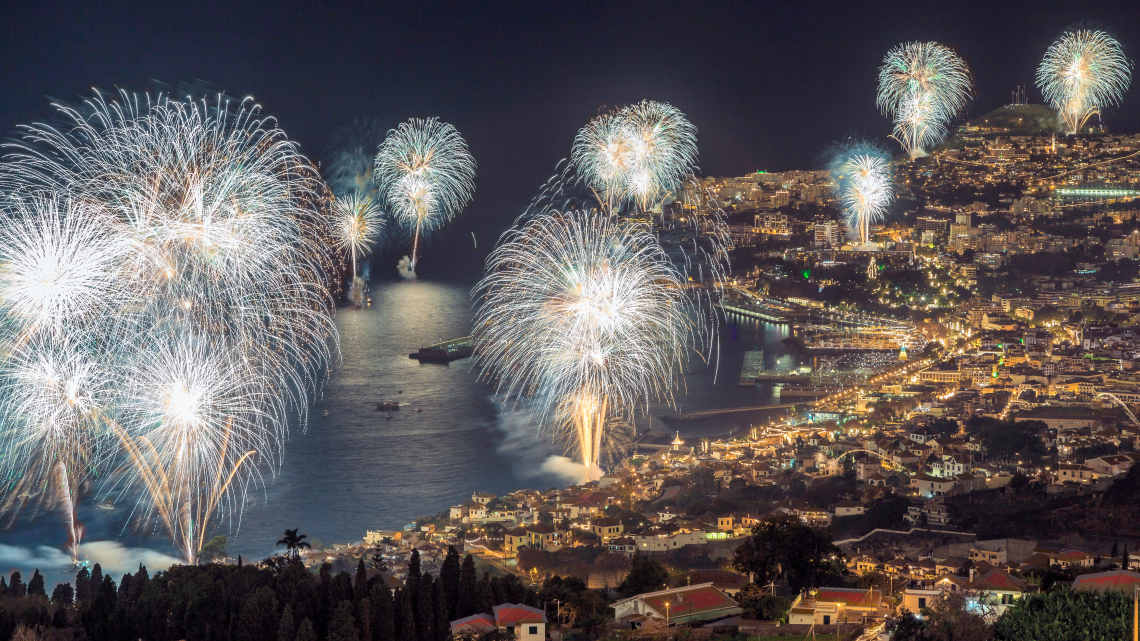 new-years-eve-firework-festivities-christmas-madeira-island-funchal-portugal