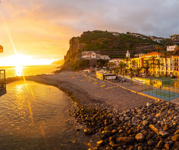 madeira-island-vacations-holidays-islands-seasight-viewpoint-tourism-travel-tourism