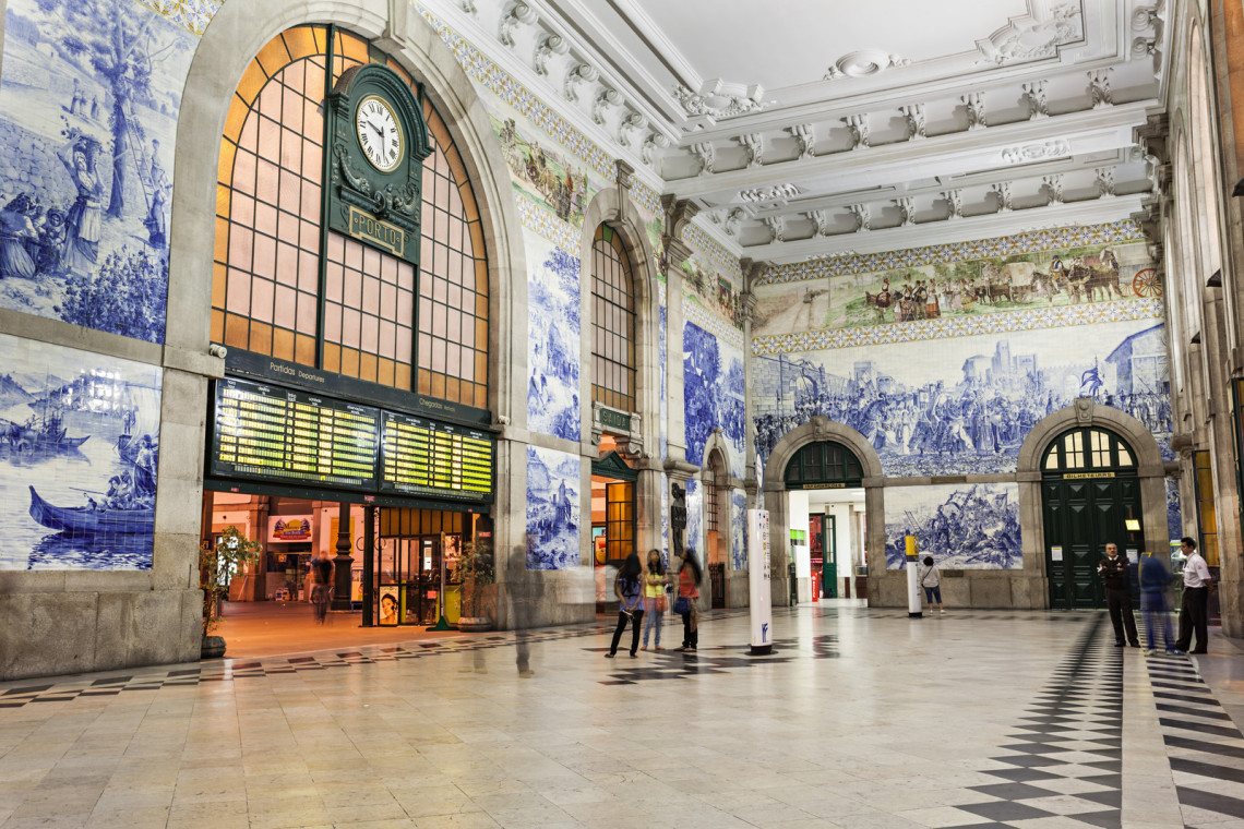 porto-oporto-portugal-bento-station-train-railways-monument-building-attraction-tourism-tiles-interior-details-gate-clock-architecture