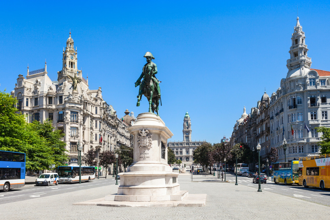 oporto-porto-portugal-liberty-square-plaza-statue-dom-pedro-IV
