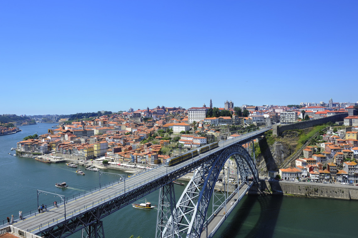 oporto-porto-portugal-city-bride-don-luis-architecture-metal-river-douro