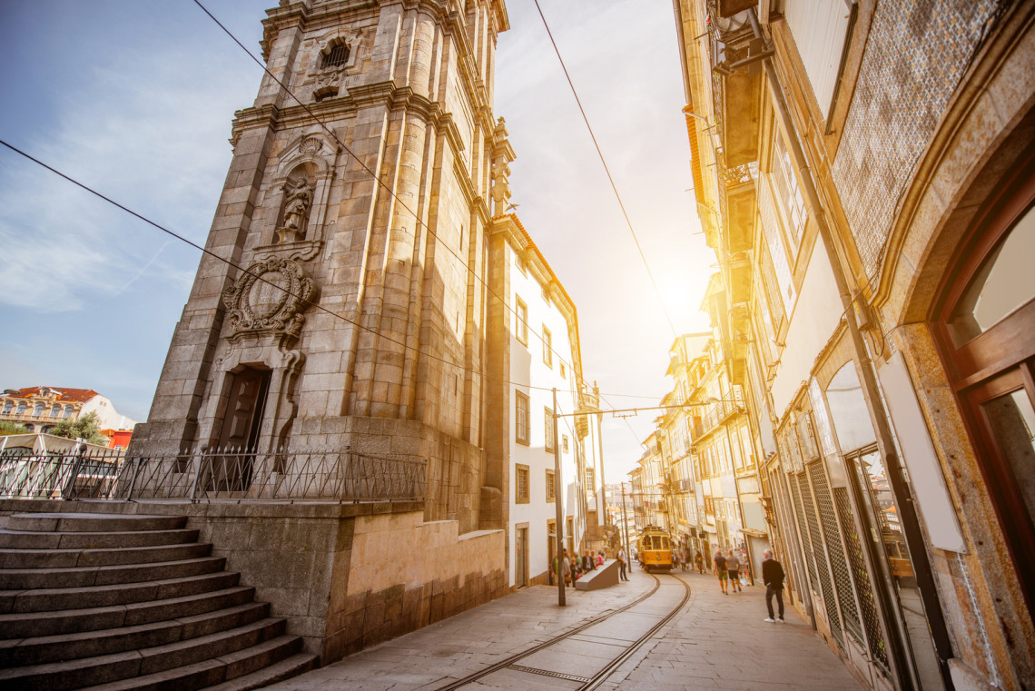 oporto-porto-portugal-clérigos-tower-church-attraction-architecture-details-monument-tourism