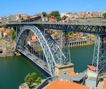 Don Luís Bridge in Porto, Portugal Don Luís Bridge in Porto, Portugal
