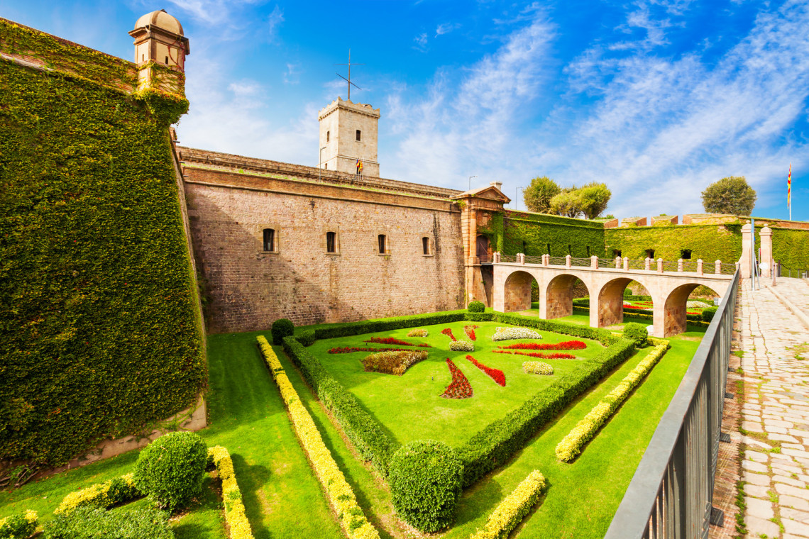 montjuic-castle-architecture-in-barcelona-spain
