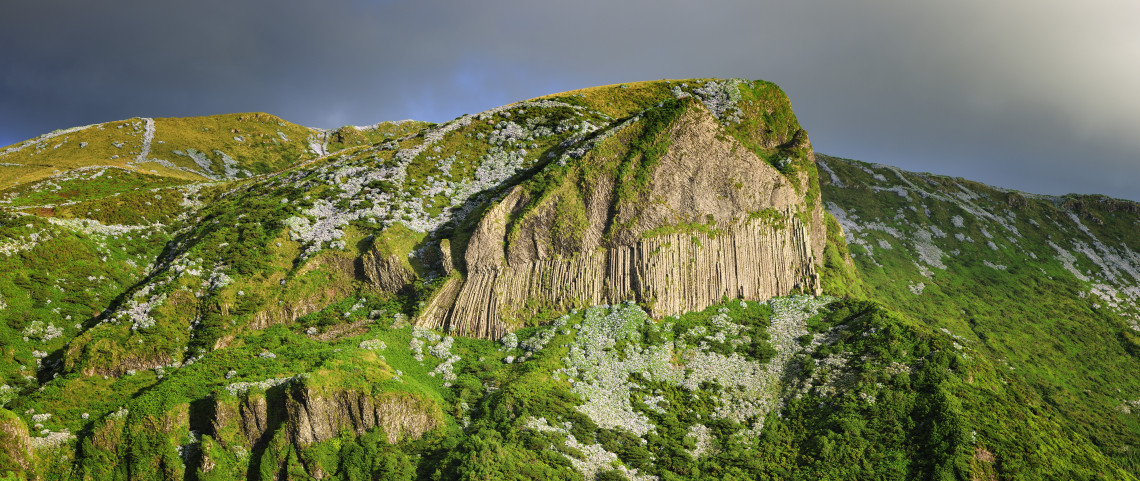 rocha-rock-dos-bordões-flores-island-azores-islands-archipelago-portugal