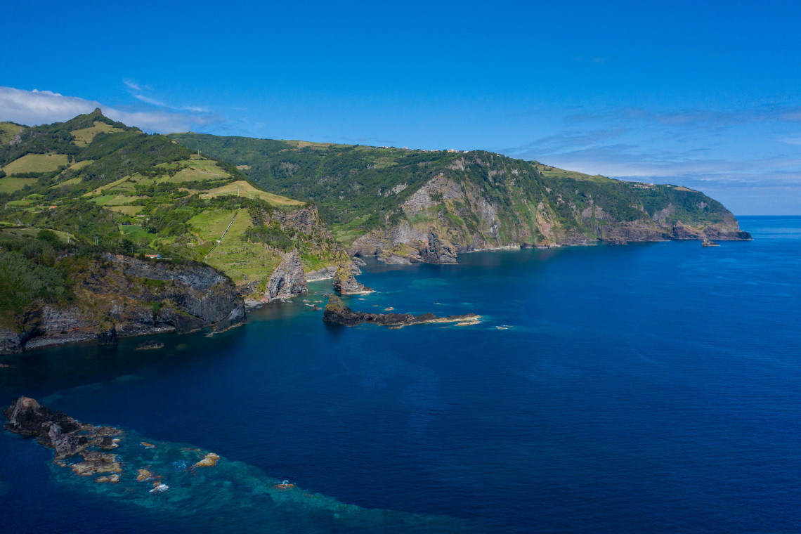 alagoa-bay-flores-island-azores-islands-archipelago-portugal