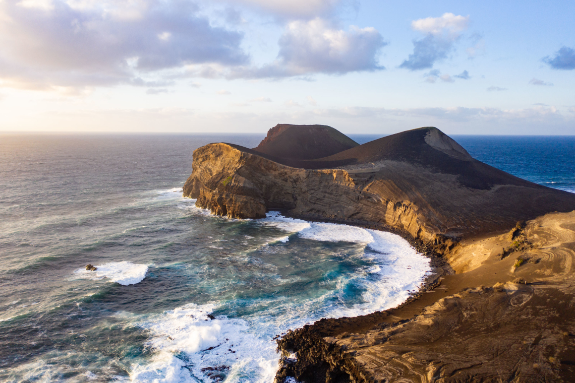 The most famous Azores hiking trail of Faial Island is the Capelinhos one. 