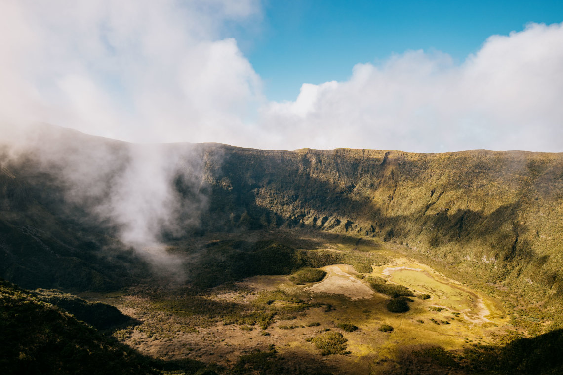 Paisagens naturais dos Açores: Caldeira do Faial Caldeira da Ilha do Faial no Grupo Central dos Açores, Portugal.