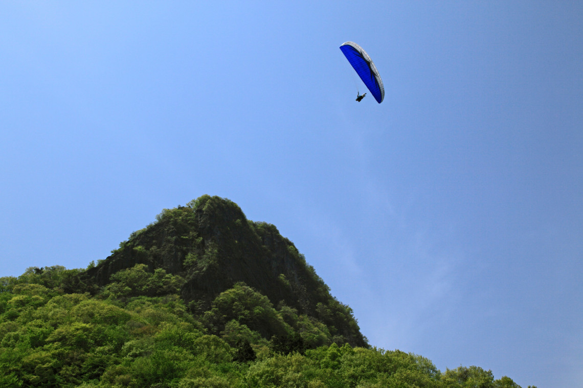 paragliding-santa-maria-island-azores-islands-archipelago-tourism-activities-outdoor