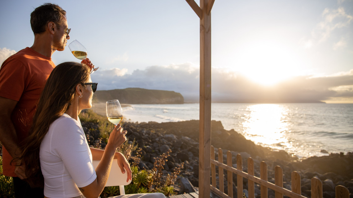 Praia de Santa Bárbara na Ilha de São Miguel, Açores Praia de Santa Bárbara na Ilha de São Miguel, Açores