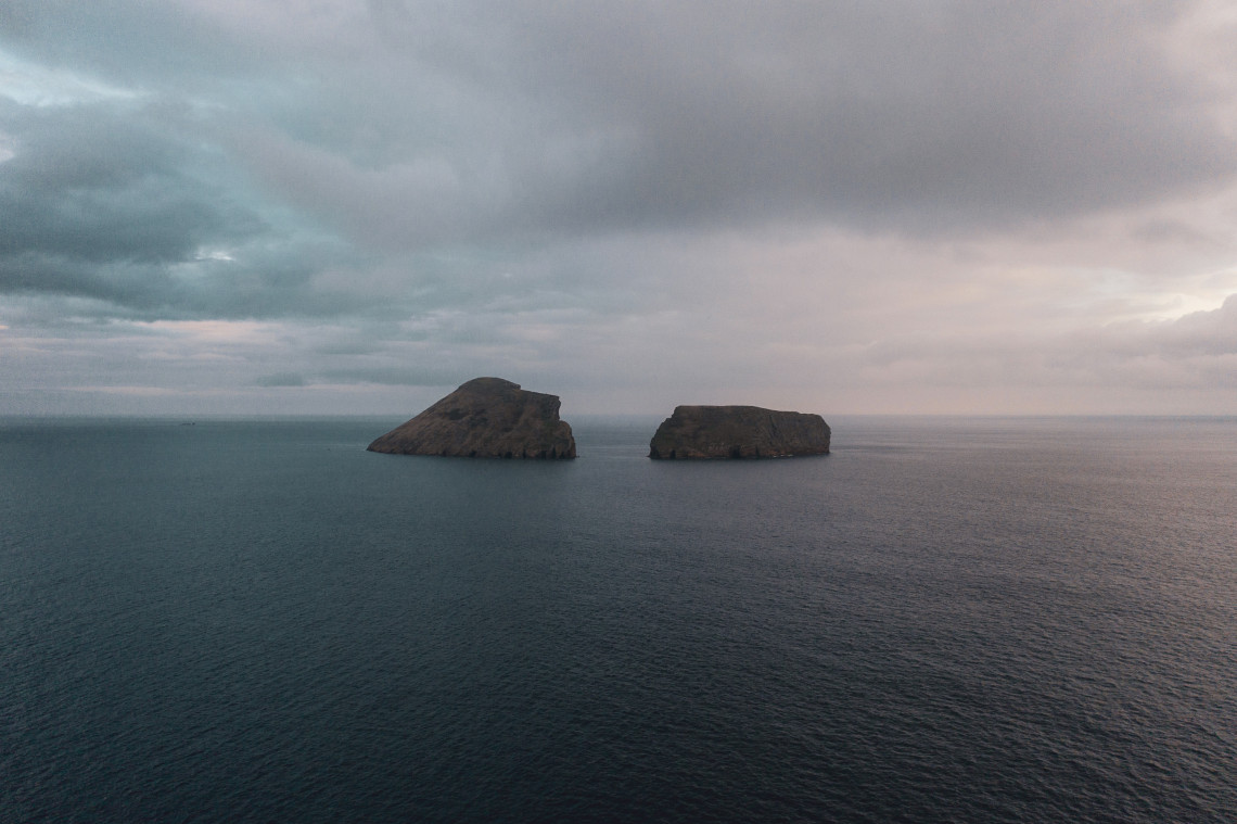 Cabras isolotti sull'isola di Terceira, Azzorre, Portogallo. Cabras Islets on Terceira Island, the Azores, Portugal.