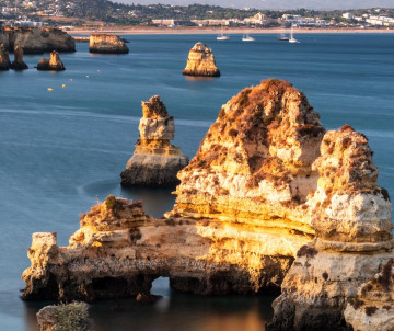 ponta-da-piedade-cliffs-rocks-algarve-portugal-europe