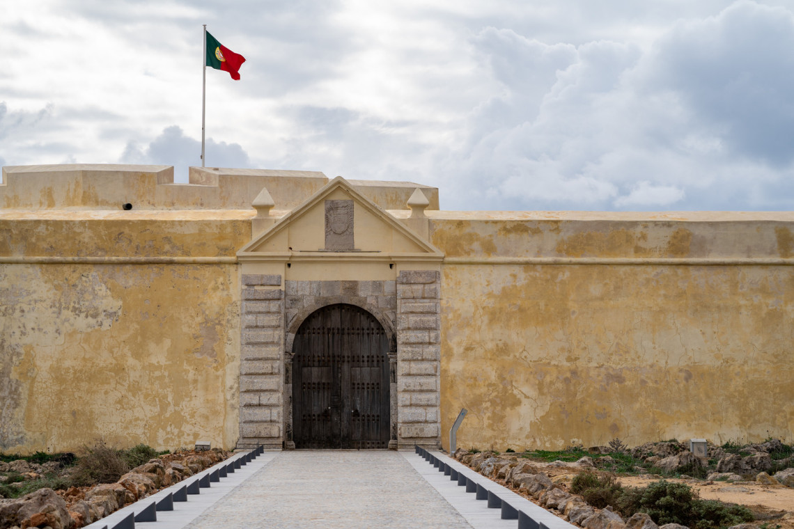 sagres-fort-fortress-algarve-region-of-portugal-monument-castle-building