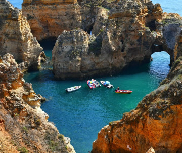 Algarve-Ponta-Da-Piedade-Lagos-Ocean-Rocks-Cliffs
