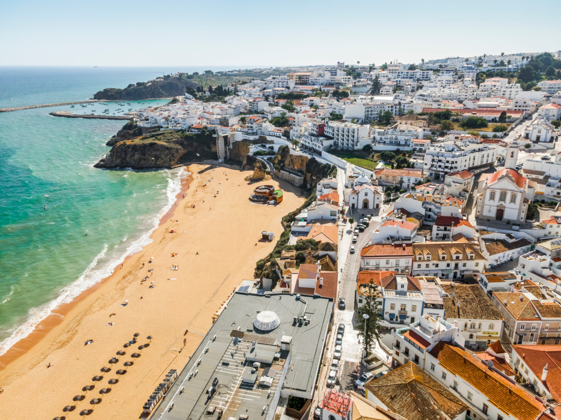 albufeira-praia-dos-pescadores-algarve-region-of-portugal-beach-old-town