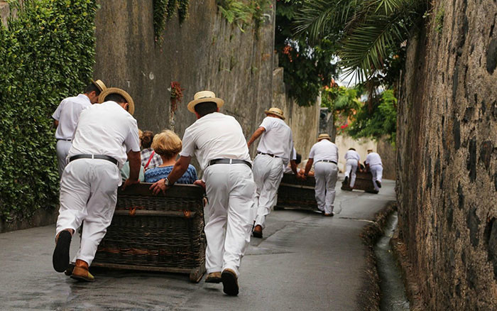 Experiência: Descida em Carros de Cestos