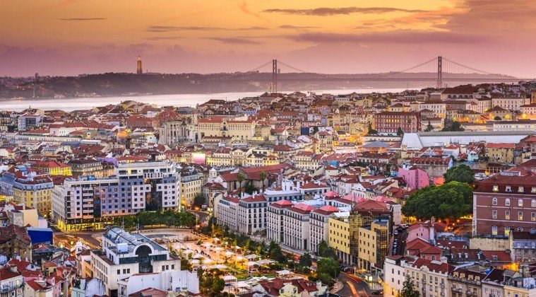 Sightseeing Tours : Lisbon City Tour & Shopping from Algarve