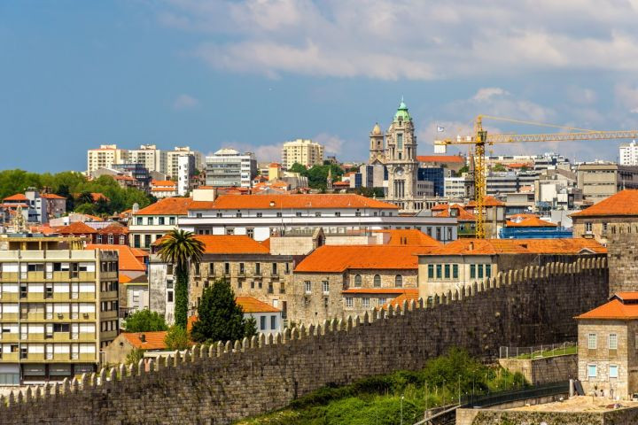 Walking Tour: Porto Sights and Secrets