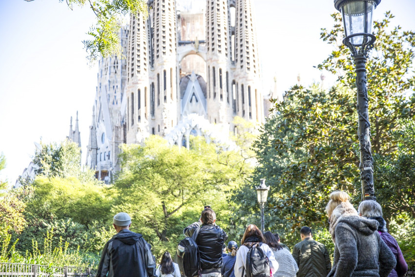 Sightseeing: Gaudí Barcelona PM (Fast Track Sagrada Familia + Park Güell) 
