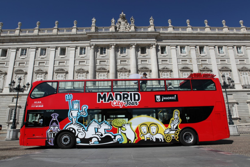 Sightseeing: Hop on Hop off Bus in Madrid - 24H Ticket