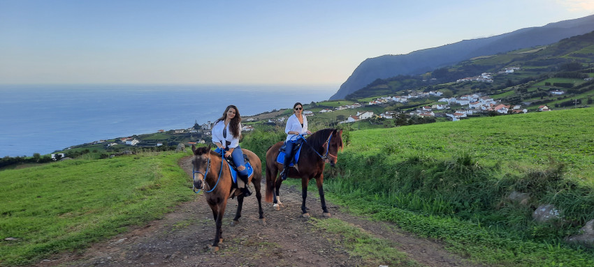 Passeios a cavalo: 2 horas