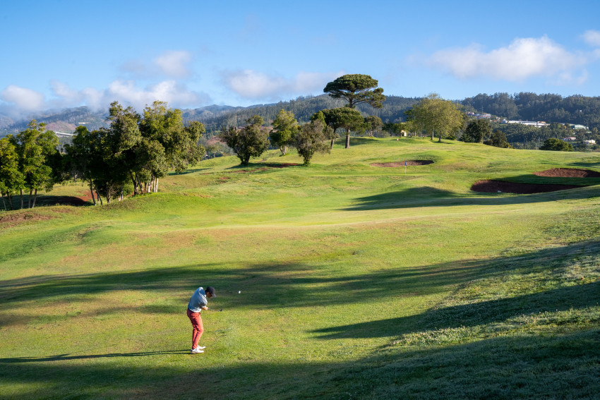 Golf: Course Tour with Golf Guide