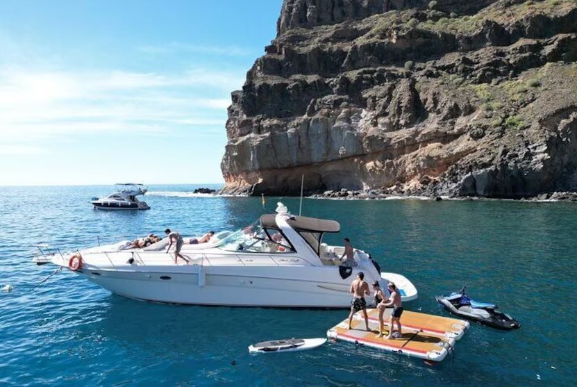 Passeios de Barco: 4 Hour Boat Tour with Snorkelling from Puerto Rico and Mogan