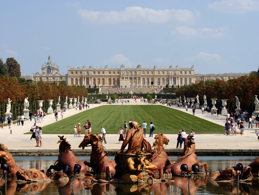 Passeios Culturais: Serviço de Transporte de Paris para Versalhes com Bilhete de Acesso Prioritário ao Palácio de Versalhes