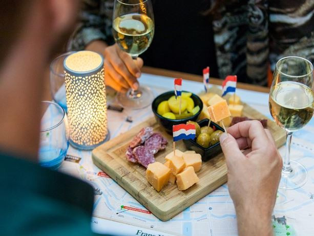 Food & Wine Tours: Candlelight Cruise including wine and cheese