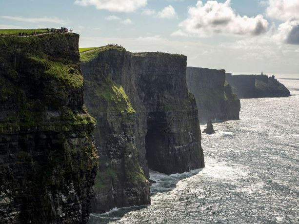 Sightseeing Tours: Cliffs Of Moher, Burren and Galway Tour